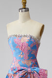 Vestido de bienvenida corto, sin tirantes azul Jacquard con volantes y sin volantes, con lazo.