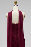 Vestido corto de bienvenida de chiffon bodycon tirantes sin burdeos con fajilla drapeada en el cuello