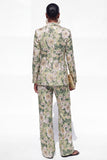 Traje de mujer de dos piezas con solapa de dos piezas y florales azules de dos piezas y un botón