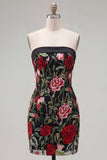 Vestido de bienvenida a casa negro bordado con rosa roja sin tirantes