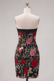 Vestido de bienvenida a casa negro bordado con rosa roja sin tirantes