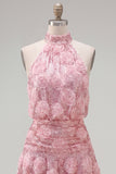 Vestido corto de bienvenida rosa con cuello halter y lentejuelas en línea A con flores 3D