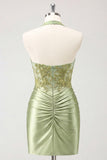 Vestido de Homecoming verde verde Army, con cuello halter y flor fruncido, satín con cuentas y cuentas