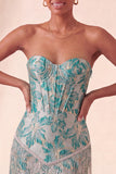 Corsé azul Lake Sweetheart Jacquard se pone el vestido de bienvenida con flecos