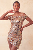 Vestido de Homecoming con body con champán brillante y con lentejuelas