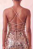 Vestido corto de bienvenida corto con cordones plateados brillantes y lentejuelas