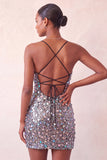 Vestido corto de bienvenida corto con cordones plateados brillantes y lentejuelas