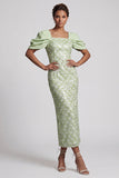 Vestido Midi de Madre de la Novia con lentejuelas de sirena verde claro y mangas abullonadas