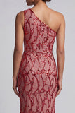 Lentejuelas rosas de sirena de un solo hombro recortadas en el largo vestido de madre de la novia