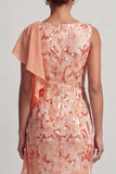 Vestido largo de madre de la novia con volantes sirena de sirena champán con cuello bateau