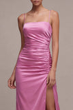 Vestido midi de tirantes finos de sirena de satén fucsia con abertura