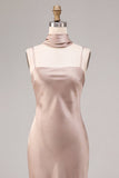 Vestido largo de tirantes finos de satén rosa polvoriento sirena con bufanda al cuello