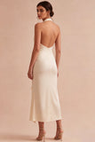 Vestido midi de sirena de chiffon albaricoque con escote húncer, rúfano y volantes con flor en 3D