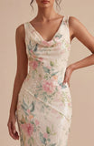 Vestido midi de sirena con cuello de forma rosa blanca con cuello de capucha y abertura
