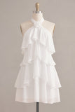Vestido blanco floral de chiffon con escote halter en línea A y volantes