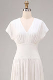 Vestido blanco pequeño de gasa de línea A con escote en V