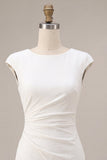 Vestido blanco pequeño de escote redondo con manga alta y manga alta