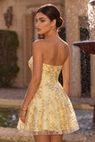 Vestido amarillo de bienvenida de lentejuelas sin tirantes y tirantes