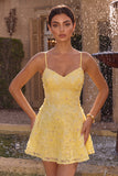 Vestido corto de bienvenida A-Line amarillo con cuentas con tirantes finos perlas florales