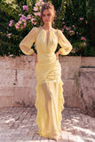 Vestido largo largo de sirena de chiffon de narciso con escote redondo y volantes y manga larga