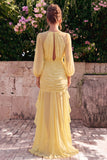 Vestido largo largo de sirena de chiffon de narciso con escote redondo y volantes y manga larga