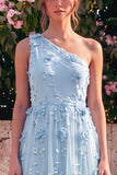 Vestido largo de línea azul claro de un solo hombro con flores 3D