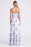 Vestido largo de dama de honor de chiffon azul claro floral en línea fina con volantes y abertura