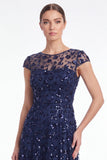 Vestido largo de madre de la novia con lentejuelas de cuello redondo azul marino línea A y manga gorda