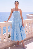 Vestido midi floral azul A-Line sin tirantes con apliques