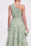 Vestido midi azul de un solo hombro con flores y abalorios