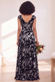 Vestido largo de dama de honor fruncido con flor negra plateada y mangas altas