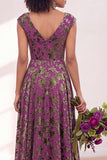 Vestido largo de dama de honor fruncido con flor negra plateada y mangas altas