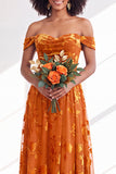 Vestido largo de dama de honor de terciopelo floral fucsia en línea A con hombros descubiertos