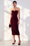 Vestido de terciopelo sin tirantes con corsé burdeos