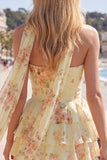 Vestido corto de bienvenida amarillo sin tirantes floral con volantes en forma de A, flor y volantes