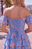 Vestido de bienvenida azul de línea A con escaleras y flores de fin de hombro y encaje en la espalda