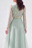 Vestido de madre de la novia verde gasa con escote bateau y flores de manga larga