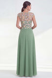 Vestido largo de madre de la novia verde floral de cuello redondo con aplicación y mangas gordas