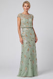 Vestido largo de madre de la novia con cuello redondo de sirenas florales verdes y mangas cortas