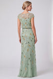 Vestido largo de madre de la novia con cuello redondo de sirenas florales verdes y mangas cortas