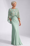 Vestido largo de madre de la novia con cuello bateau de sirena verde y mangas acampanadas