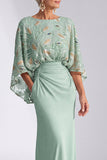 Vestido largo de madre de la novia con cuello bateau de sirena verde y mangas acampanadas