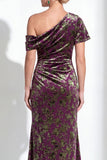 Vestido largo de madre de la novia de terciopelo fucsia fucsia de sirena, floral de un solo hombro