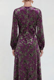 Vestido de madre de la novia midi midi floral de terciopelo fucsia con cuello redondo y manga larga