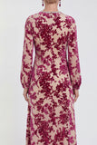 Vestido de madre de la novia midi midi floral de terciopelo fucsia con cuello redondo y manga larga