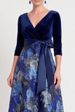 Vestido largo de Madre de la Novia de flor azul en línea A con escote en V y mangas 3/4