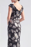 Vestido largo de madre de la novia negro floral sirena con abertura