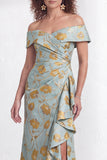 Vestido largo de sirena negra floral con volantes y abertura de sirena descubierto