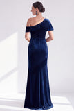 Vestido largo de madre de la novia con terciopelo burdeos sirena al descubierto en los hombros