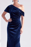 Vestido largo de madre de la novia con terciopelo burdeos sirena al descubierto en los hombros